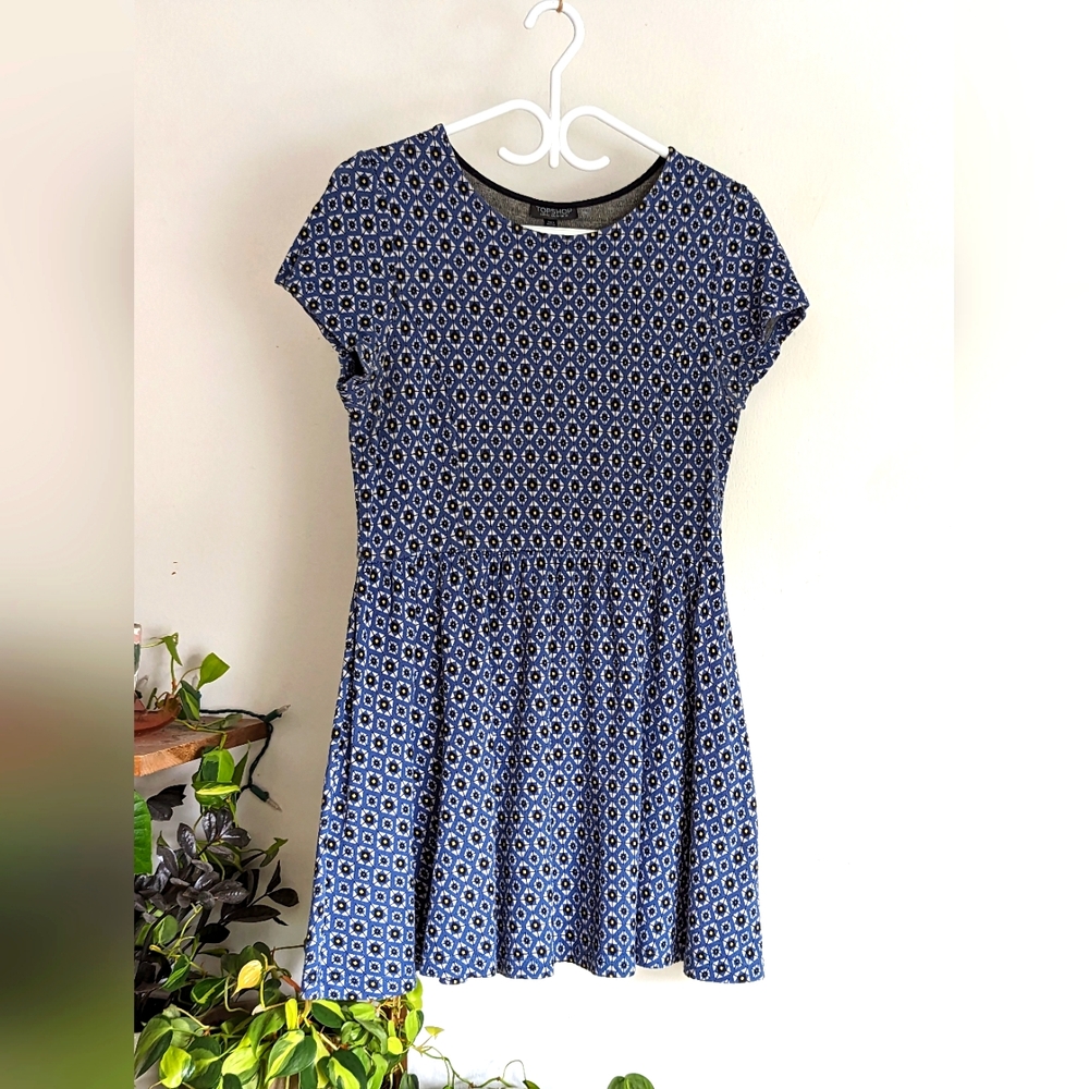 Mini Dresses Cinched at the Waist